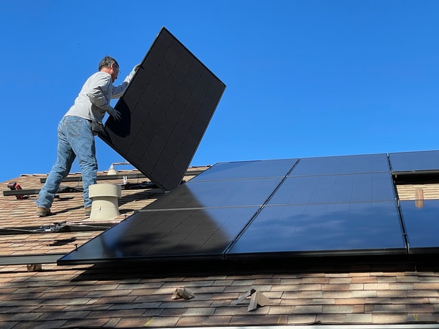 Hoe werkt het plaatsen van zonnepanelen?