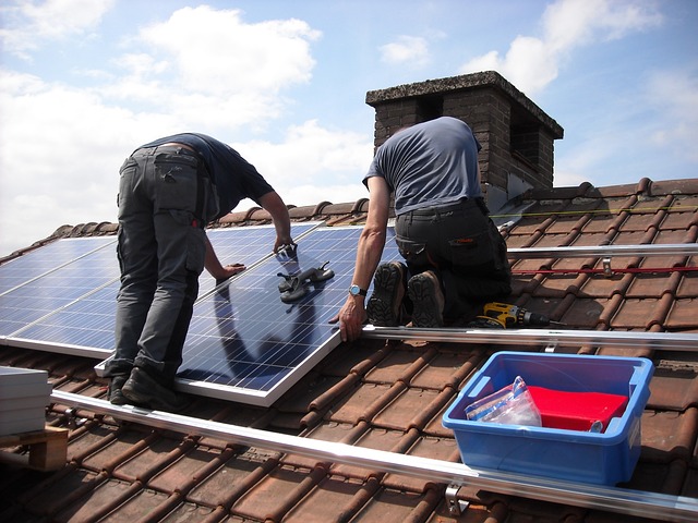 Waar moet je op letten bij het installeren van zonnepanelen?